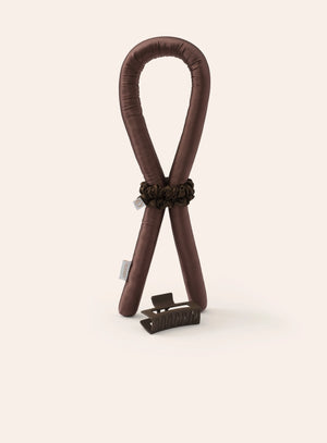 Heatless Curls in Mulberry Silk